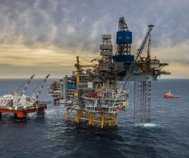 A field with reserves of more than 60 million tons of oil has been discovered in the Caspian